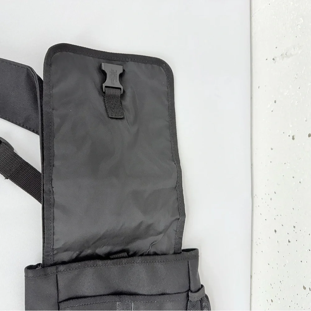 Vintage Nike Black Crossbody Sling Bag
